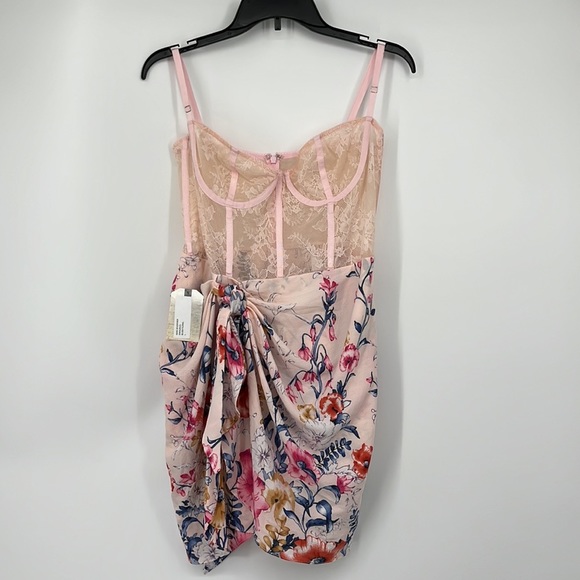 Katie May Man NWT Whisperer Dress in Blush Floral - Picture 4 of 8